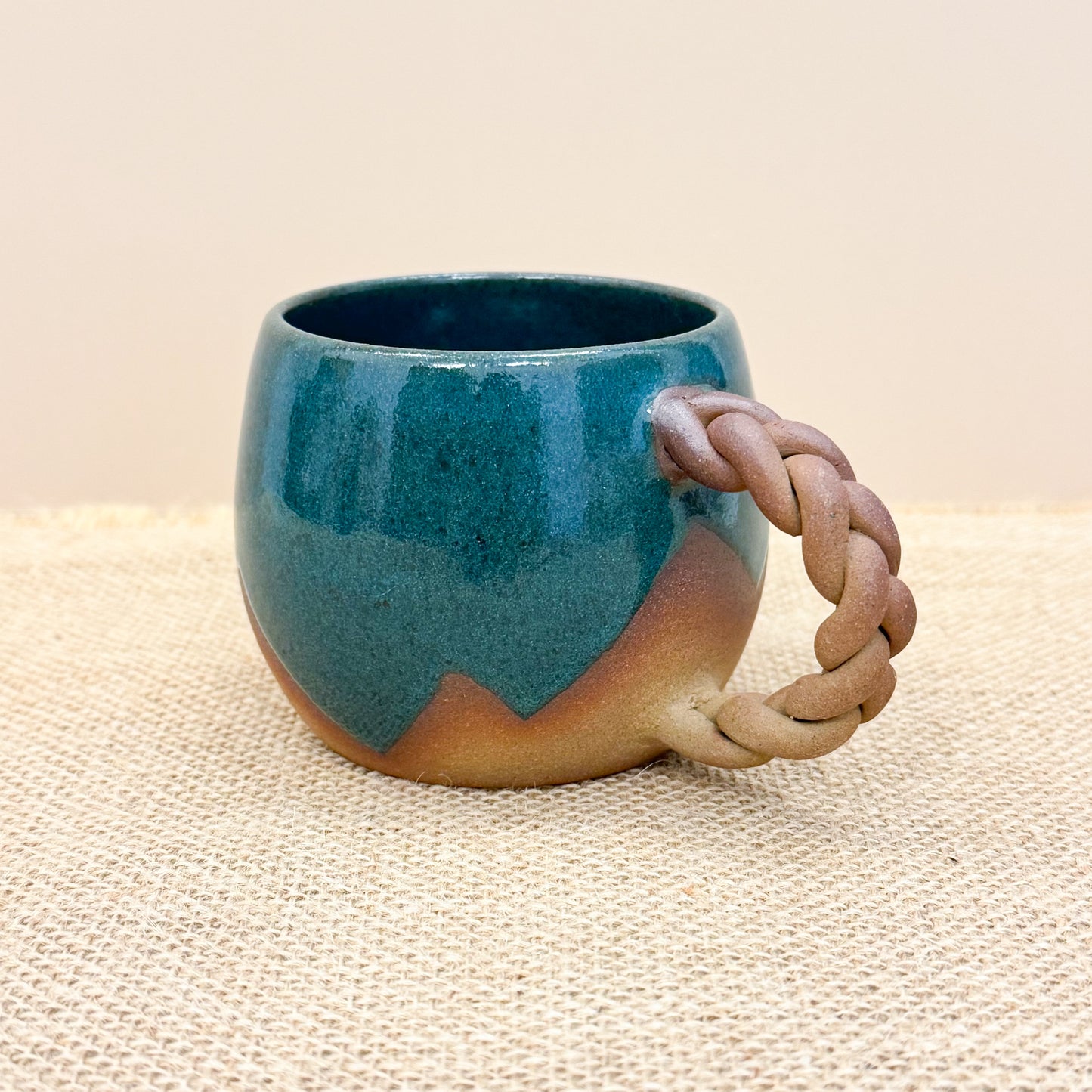 TEA CUP : Handmade ceramic mug