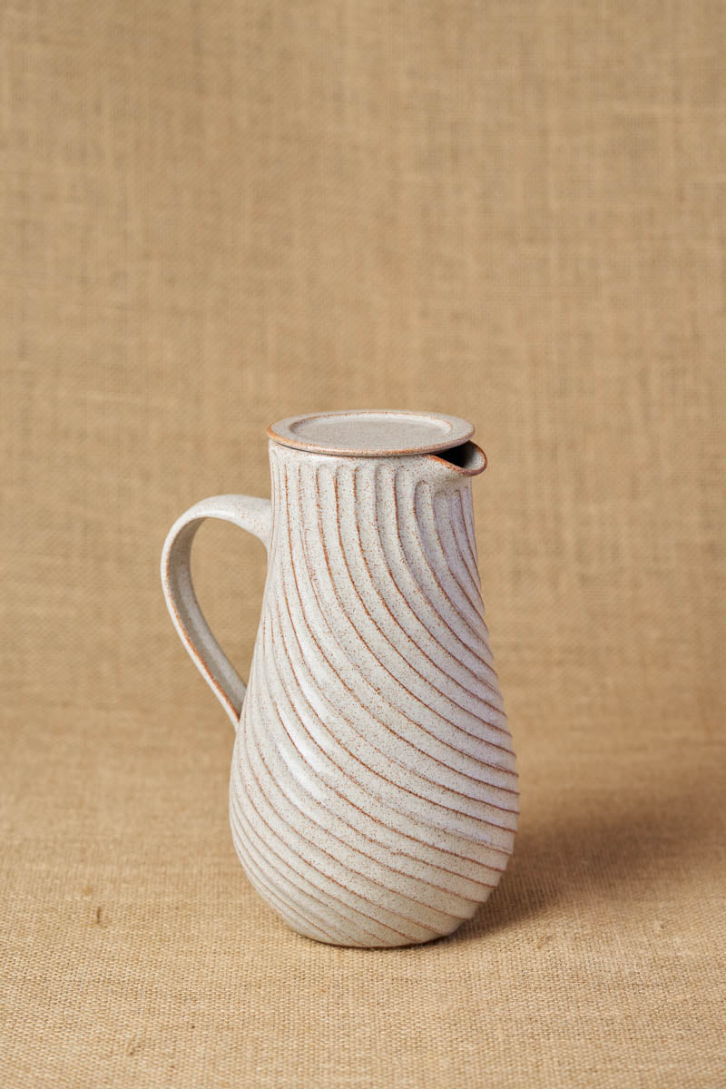 Gata Loop Carafe With Lid